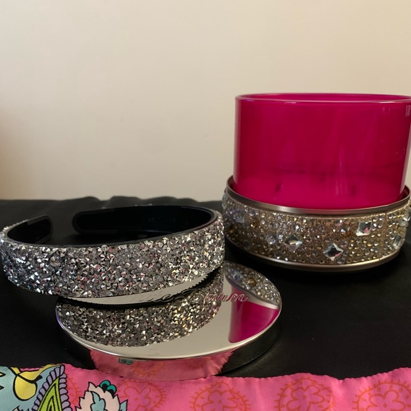 2X$30FROM NEWYORK TO PARIS IT’S ON EVERYONE HEAD - Picture 4 of 8